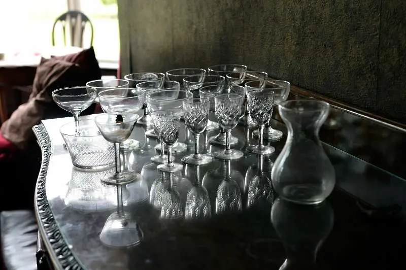 Над 150 жертви след консумацията на фалшив алкохол в Индия