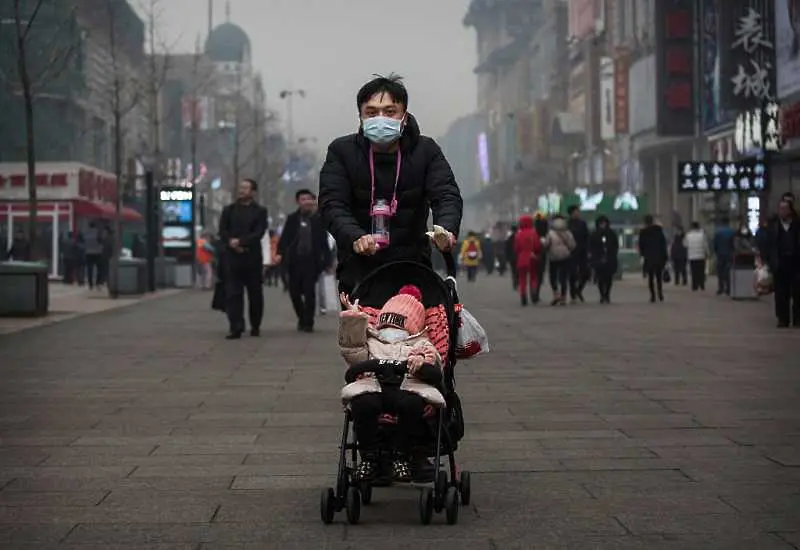 Китайските лидери искат повече бебета, бюрократите се ослушват
