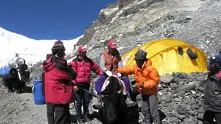 Китай затвори за туристи базовия лагер на Еверест