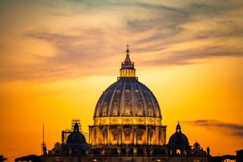Ватикана „бърка” надълбоко. Разсекретява тайни от Втората световна война