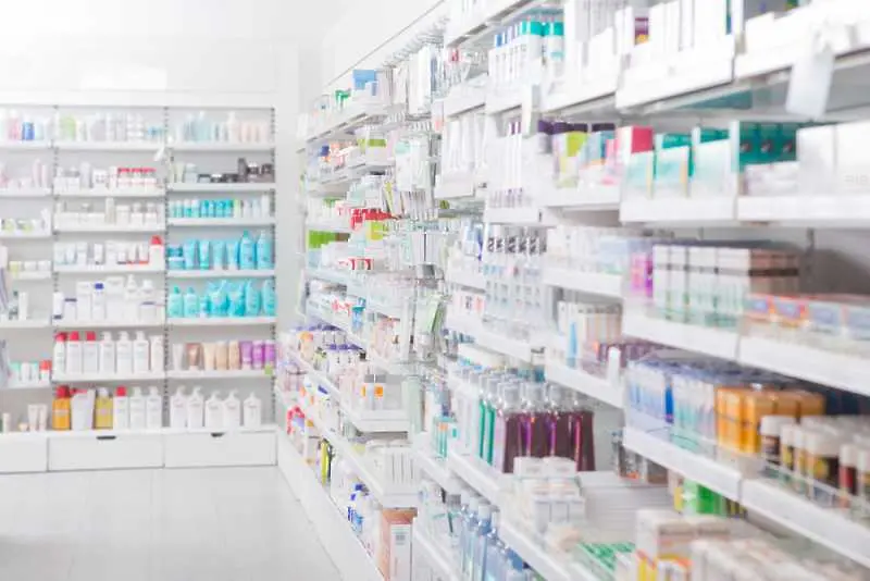 Стотици аптеки в страната затвориха в знак на протест
