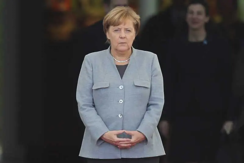 Две трети от германците искат Меркел да довърши мандата си