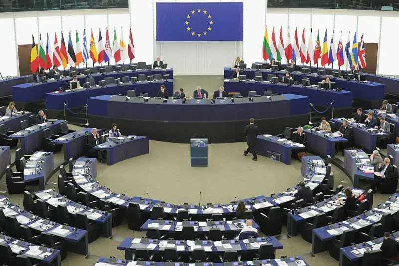 Проучване: Дясноцентристите ще запазят мнозинството си в Европейския парламент