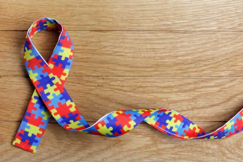 7 популярни мита за аутизма, развенчани от специалисти