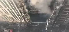 Пожар бушува  в 19-етажна сграда в столицата на Бангладеш 