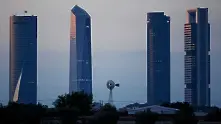 Евакуираха небостъргач с посолства в Мадрид заради сигнал за бомба. Заплахата се оказа фалшива