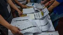Изборният ден във Филипините започна с експлозии и арести