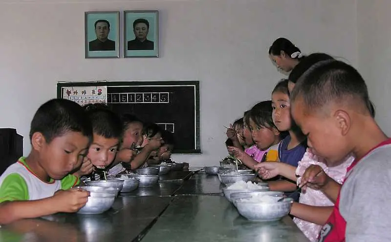 Лоша реколта обрича на глад Северна Корея, властта намалила дажбите до 300 грама на ден