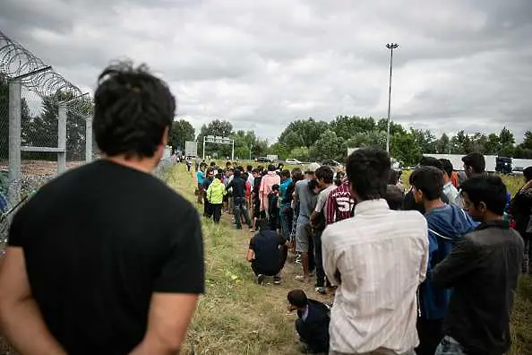 30 000 мигранти тръгват на поход от Турция. Може да атакуват границата ни