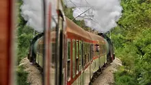 Парният локомотив Баба Меца тръгва на атракционна обиколка тази събота