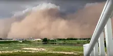 Пясъчна буря връхлетя щата Тексас (видео)