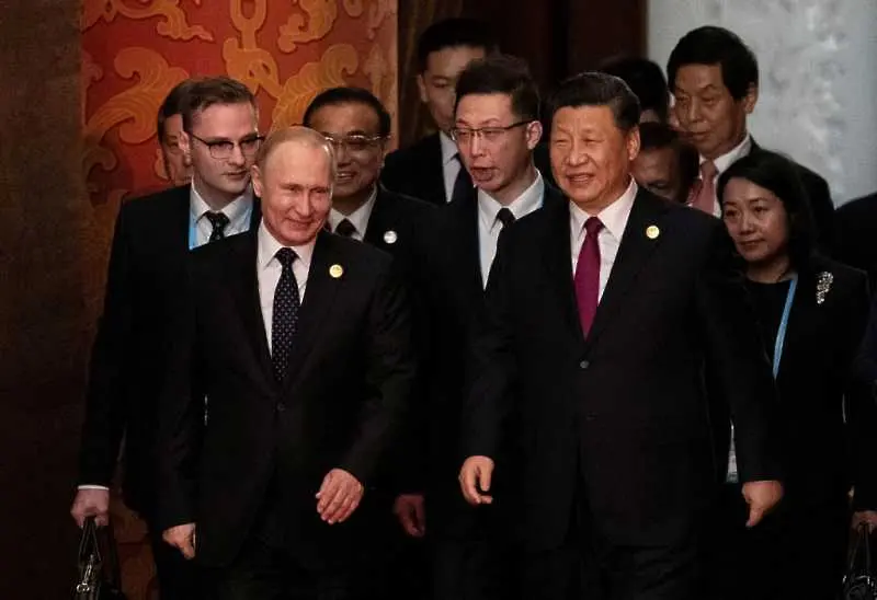 Си Цзинпин носи подарък за Москва - две китайски панди. Ще подпише 30 споразумения с Путин