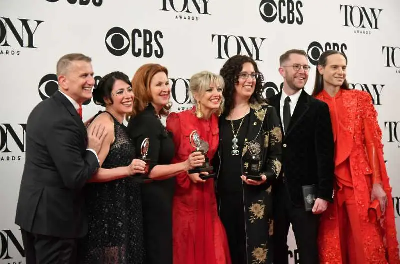 В Ню Йорк раздадоха наградите Тони - театралните Оскари