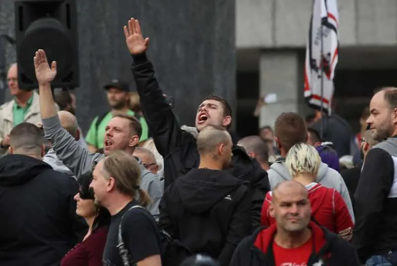 Десни екстремисти бяха обвинени в Германия за подготовка на въстание 