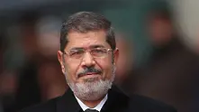  Бившият египетски президент Мохамед Морси бе погребан в Кайро, след като почина по време на съдебен процес