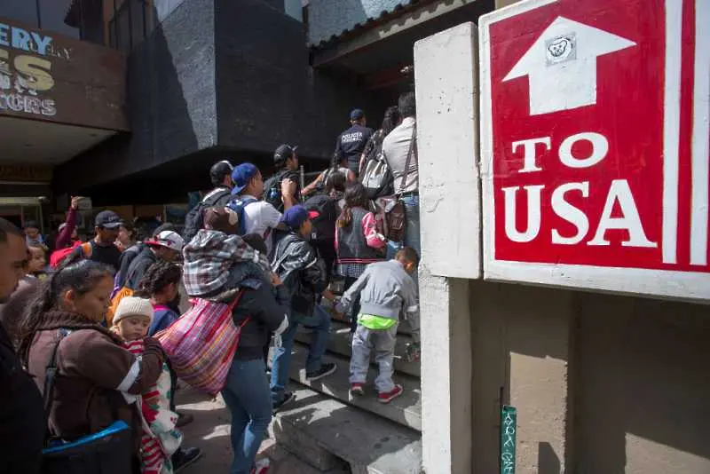 Мексико разположи близо 15 000 души по границата със САЩ 