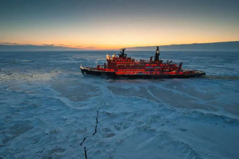 Ледената схватка в Арктика - очертава ли се оръжейна надпревара? 