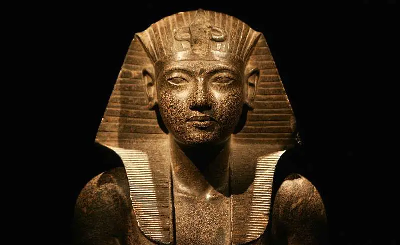  В Лондон продадоха бюст на Тутанкамон за 5,3 млн. евро. Египет протестира