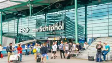 Технически проблем блокира десетки хиляди на летището в Амстердам