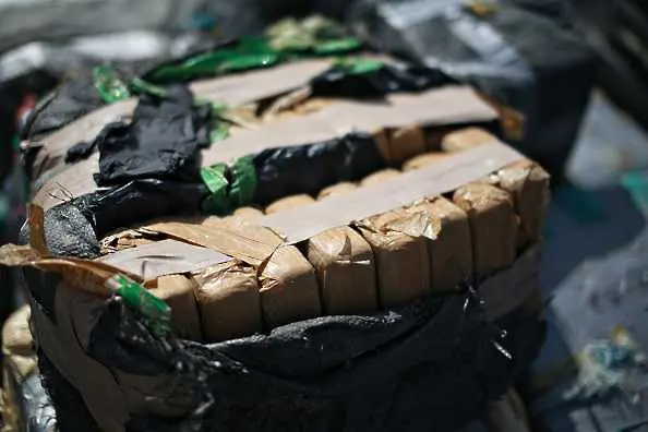 Рекордно количество кокаин в пратка с банани открито в складове в Бургас