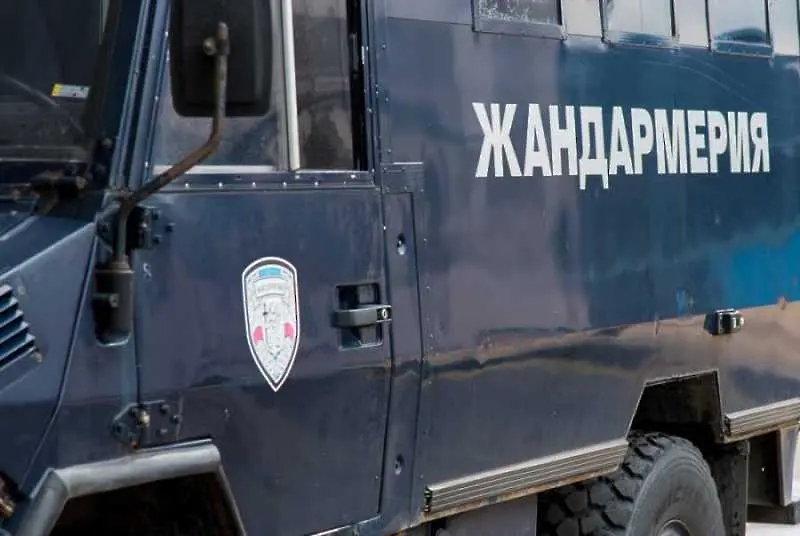 Полицейска акция срещу ало измамници блокира град Левски