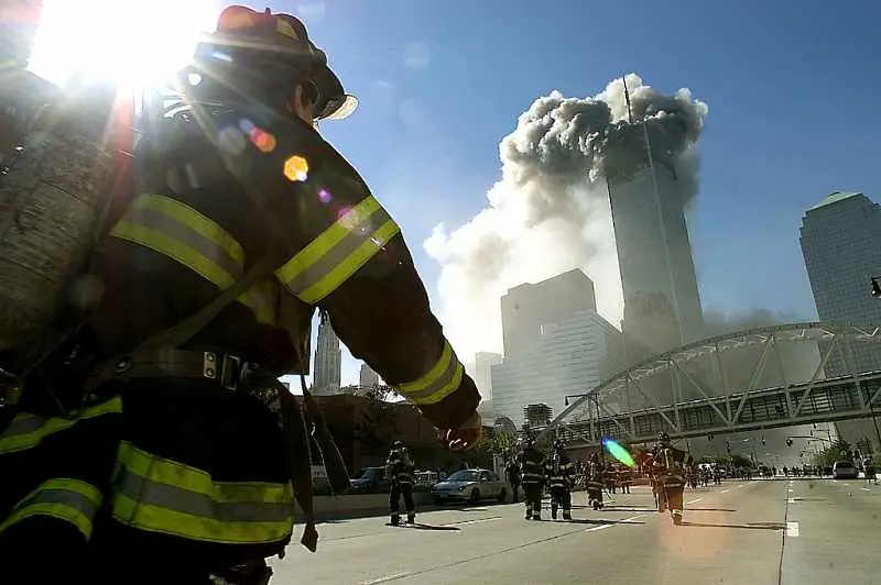 Американците си спомнят днес за жертвите на атентатите от 11 септември 2001 г. в САЩ