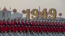Парадът за 70-ата годишнина от основаването на Китайската народна република демонстрира икономическа и военна мощ