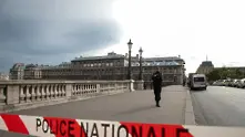 Убиецът от Париж се държал странно вечерта преди нападението