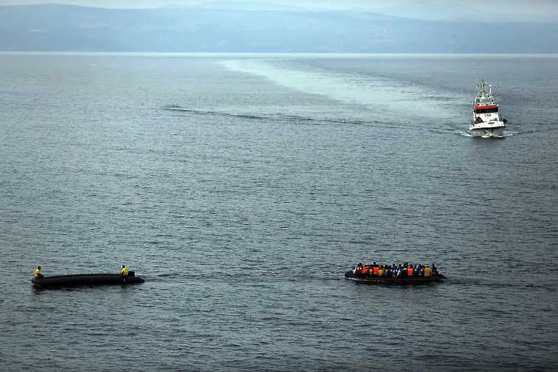 Шест души загинаха, след като туристически кораб се преобърна край бреговете на Сенегал