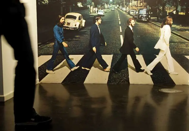 Volkswagen се заиграва с Abbey Road” в нова кампания