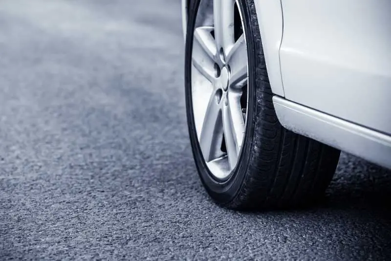 Търговци пласират префасонирани гуми със съмнително качество в интернет