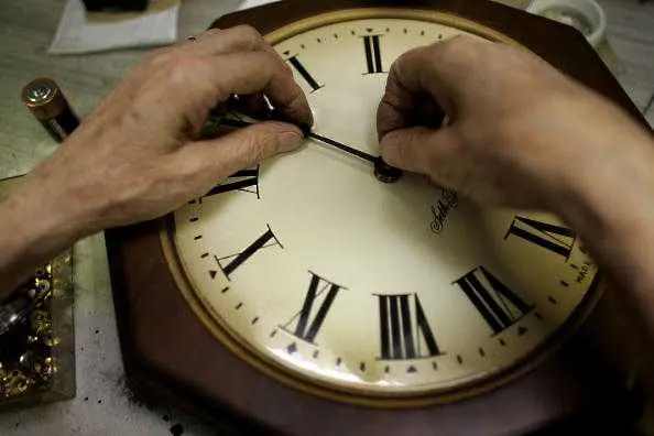 Преговорите за отпадане на смяната на часовника в застой