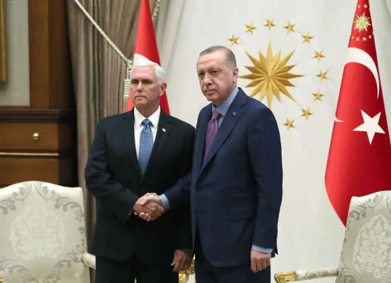 САЩ и Турция договориха временно спиране на операцията в Сирия