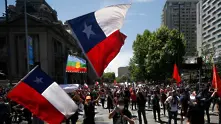 Протестите в Чили продължават, загиналите вече са 18 