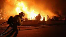 Пожарите в Калифорния: Две жертви и над 100 000 евакуирани