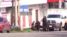  Война по улиците на мексикански град заради арест на сина на наркобарона Ел Чапо