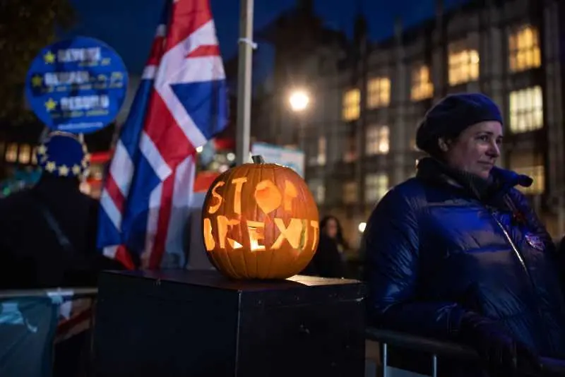 Вместо Брекзит за Хелоуин, британците получиха предсрочни избори