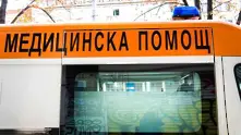 Влак блъсна автомобил на релсите между Крумово и Асеновград, има пострадали