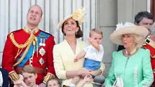 Принц Уилям похвали баба си: Кралица Елизабет II се наложи в един мъжки свят