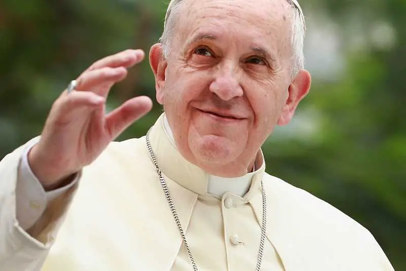 Папа Франциск подари палат на бездомниците в Рим