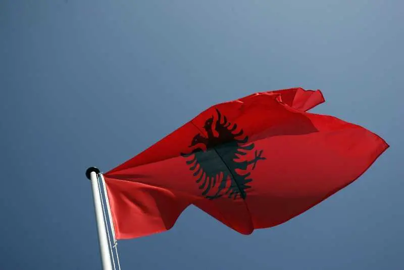 Годеницата на сина на албанския премиер е сред жертвите на катастрофалнoто земетресение