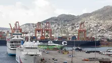 Гърция пуска на търг 10 пристанища 