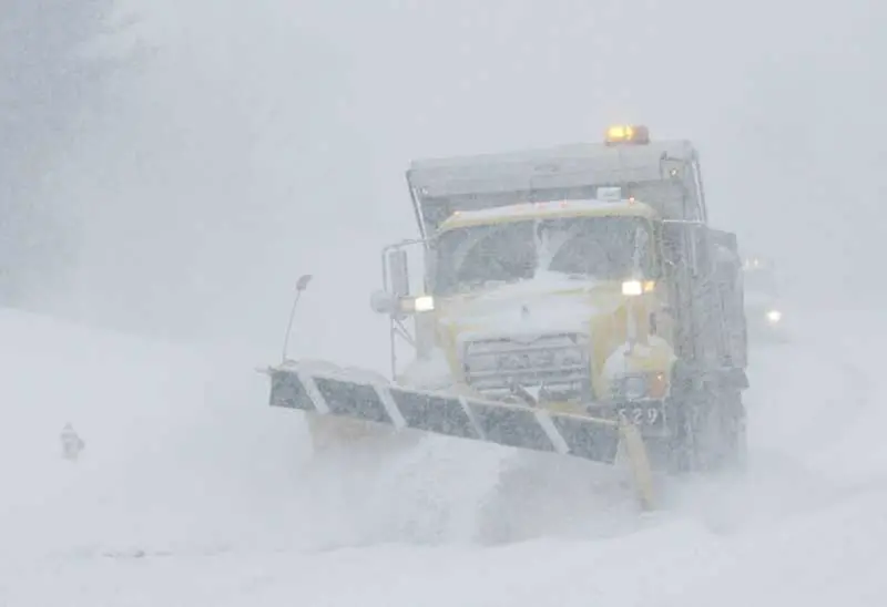 Снежна буря отмени над 800 полета в Чикаго