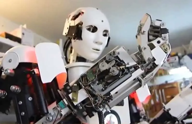 Запознайте се с Роки - първият български хуманоиден робот