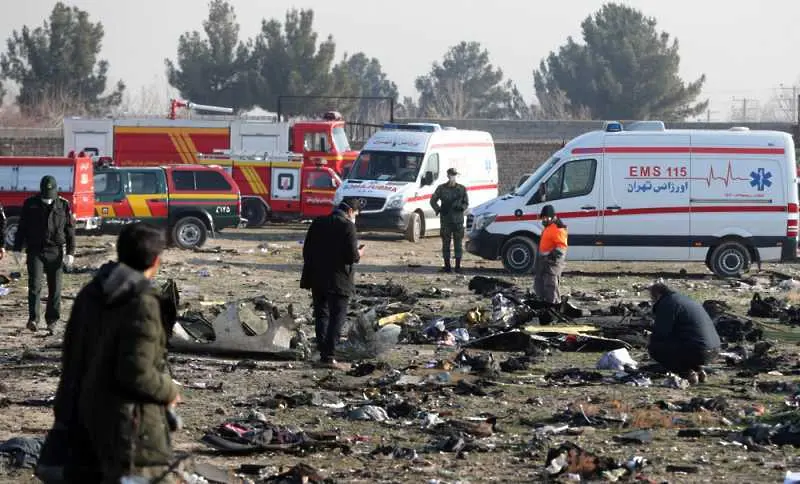 Иран: Експерти на Боинг ще помагат в разследването на разбиването на украинския самолет в Техеран