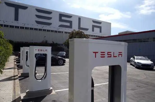 Земята за първия завод на Tesla в Европа - минирана