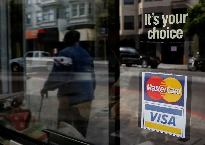 Visa и Mastercard на път към стойност над 1 трилион долара