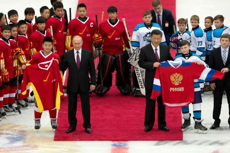 Политическият хокей на Владимир Путин