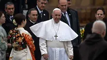 Папа Франциск е болен, отмени планирана за днес меса с римски свещеници