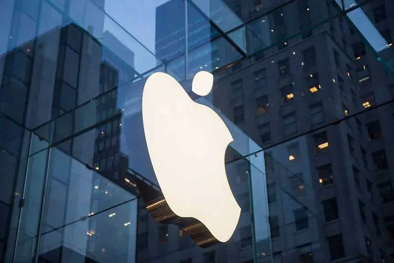 Капитализацията на Apple спадна под 1 трилион долара